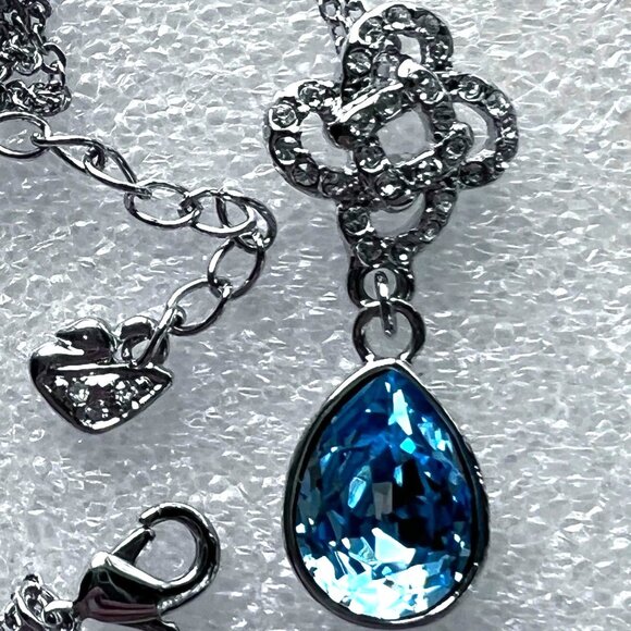 Blue & Clear Swarovski Crystal Teardrop Pendant 16" Silver-tone Necklace Swan - Picture 2 of 7